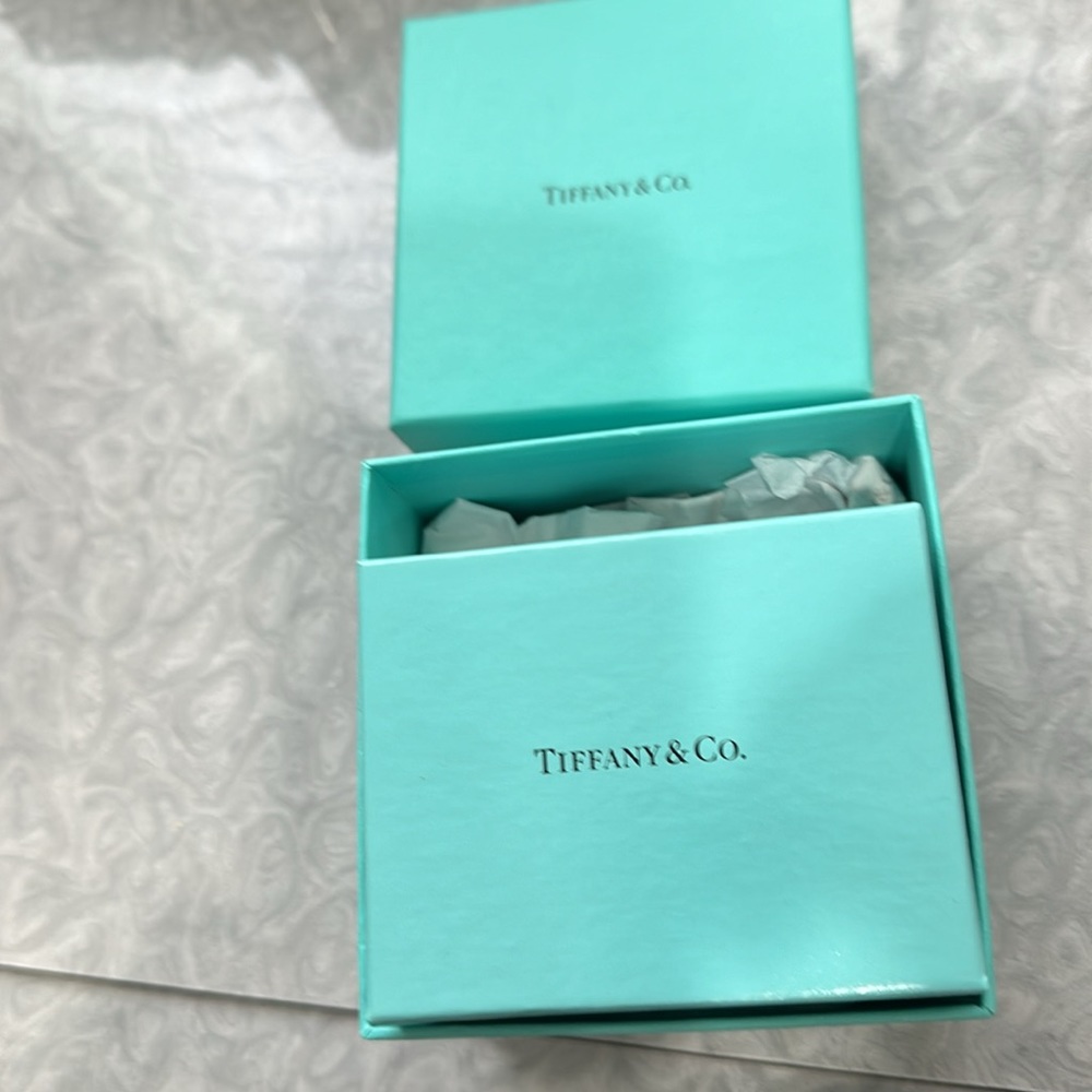 TIFFANY Box - Picture 4 of 7